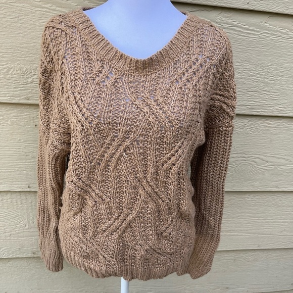Classic Old Navy M Tan Knit Sweater - Picture 1 of 4